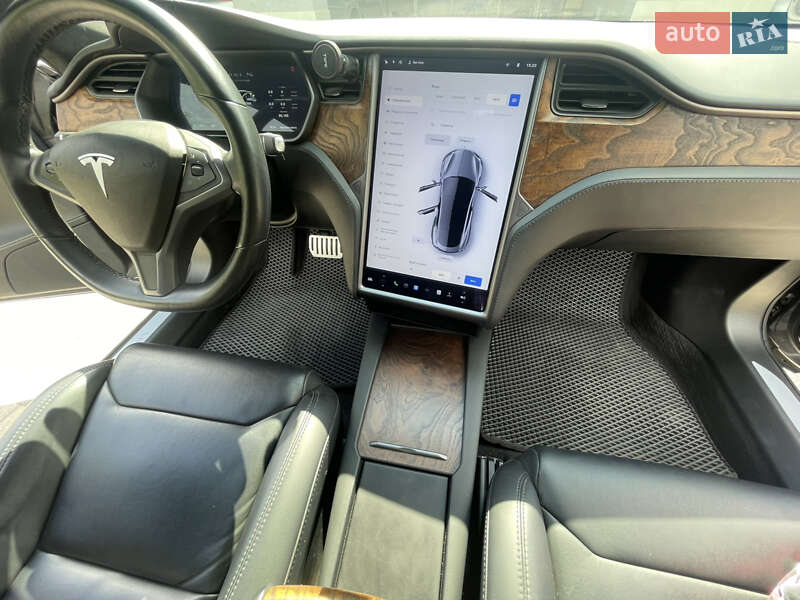 Ліфтбек Tesla Model S 2019 в Ужгороді