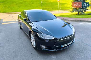 Лифтбек Tesla Model S 2014 в 