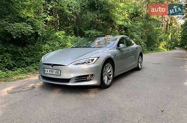 Лифтбек Tesla Model S 2016 в 