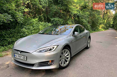 Лифтбек Tesla Model S 2016 в 