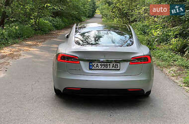 Лифтбек Tesla Model S 2016 в 