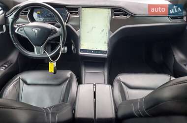 Лифтбек Tesla Model S 2015 в 