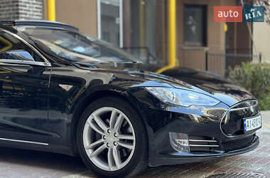 Лифтбек Tesla Model S 2012 в 