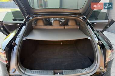 Лифтбек Tesla Model S 2017 в 