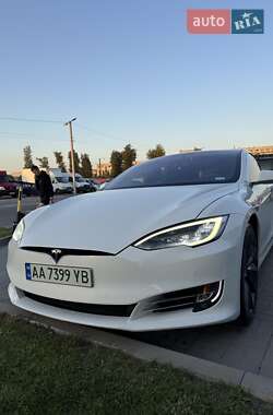 Лифтбек Tesla Model S 2020 в 