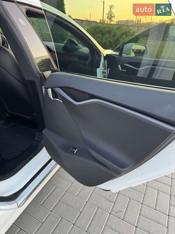 Ліфтбек Tesla Model S 2020 в Кам'янець-Подільському фото 25 Ліфтбек Tesla Model S 2020 в Кам'янець-Подільському