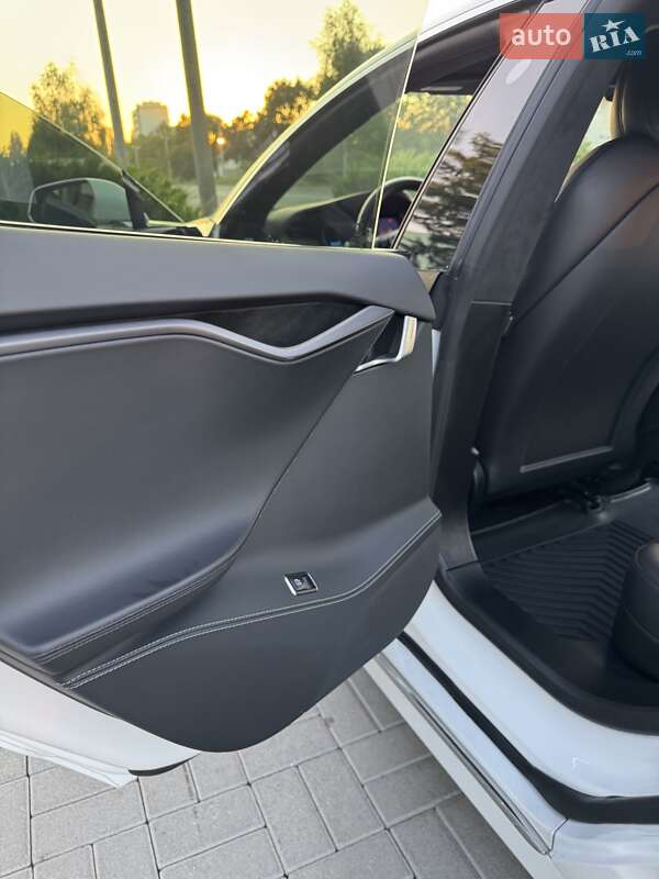 Лифтбек Tesla Model S 2020 в Каменец-Подольском фото 26 Лифтбек Tesla Model S 2020 в Каменец-Подольском