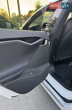 Лифтбек Tesla Model S 2020 в 