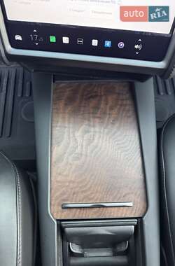 Лифтбек Tesla Model S 2020 в 