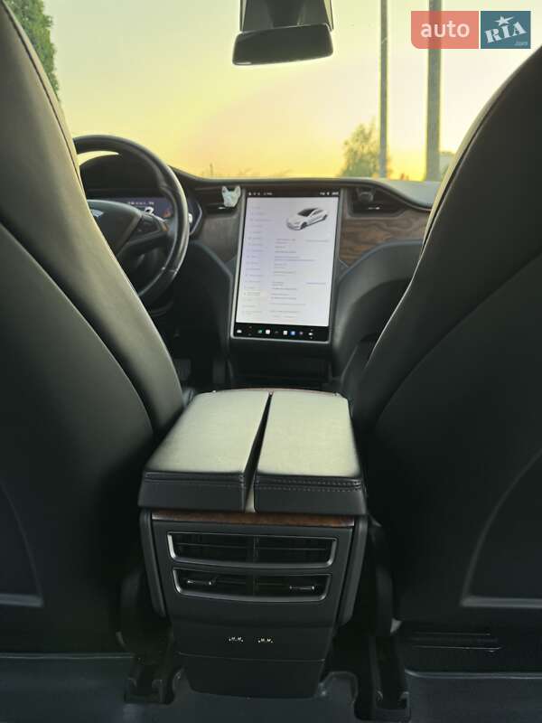 Лифтбек Tesla Model S 2020 в Каменец-Подольском фото 42 Лифтбек Tesla Model S 2020 в Каменец-Подольском