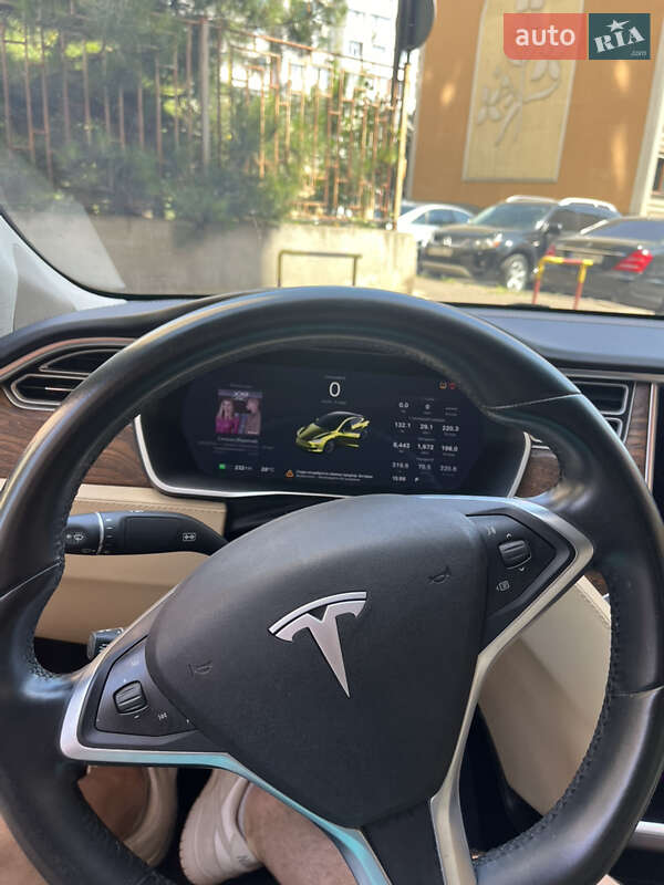 Лифтбек Tesla Model S 2017 в Одессе