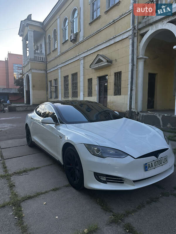 Tesla Model S 2013