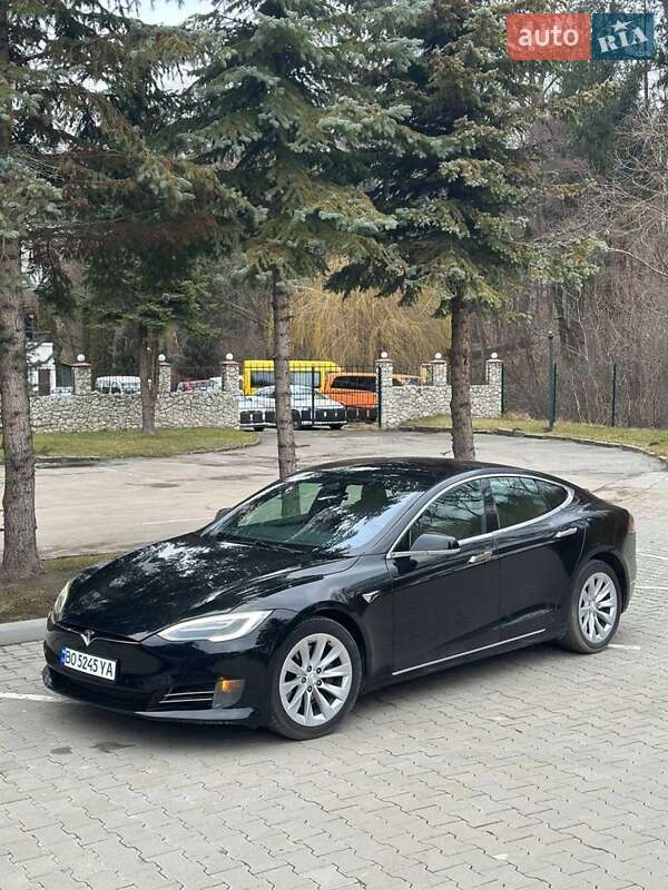 Лифтбек Tesla Model S 2017 в Тернополе