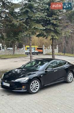 Лифтбек Tesla Model S 2017 в 
