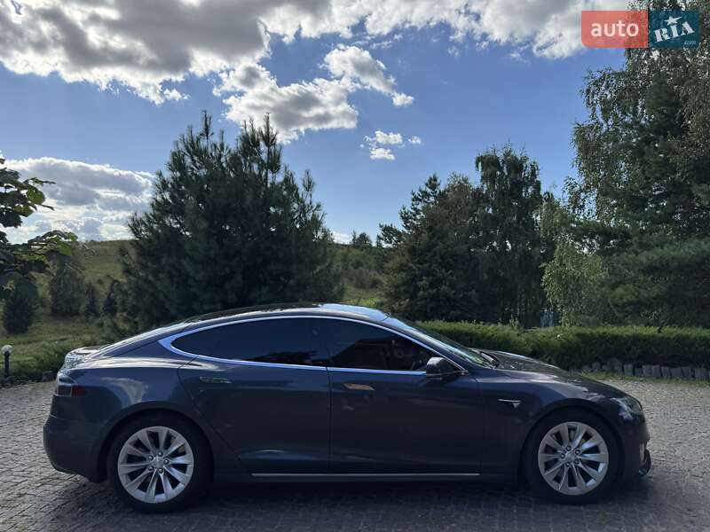 Лифтбек Tesla Model S 2017 в Обухове