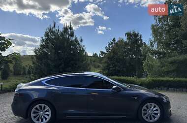 Лифтбек Tesla Model S 2017 в 