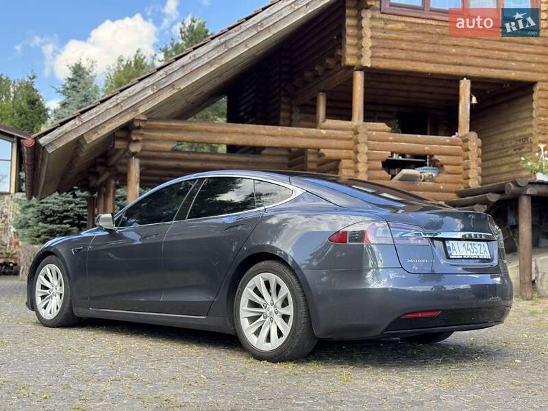Лифтбек Tesla Model S 2017 в Обухове