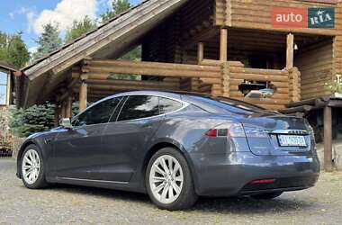 Лифтбек Tesla Model S 2017 в 