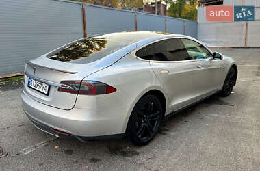 Лифтбек Tesla Model S 2013 в 