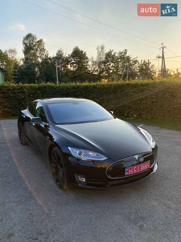 Лифтбек Tesla Model S 2013 в Ивано-Франковске