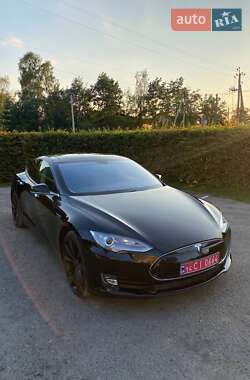 Лифтбек Tesla Model S 2013 в 