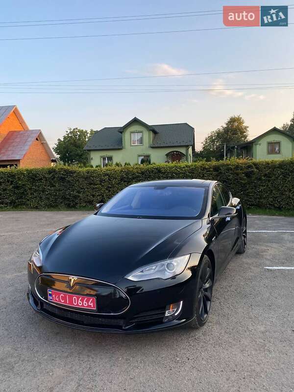 Лифтбек Tesla Model S 2013 в Ивано-Франковске