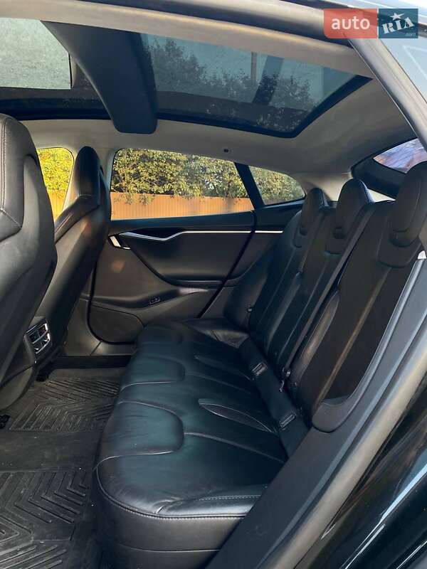Лифтбек Tesla Model S 2013 в Ивано-Франковске
