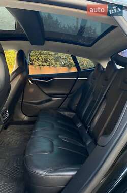 Лифтбек Tesla Model S 2013 в 