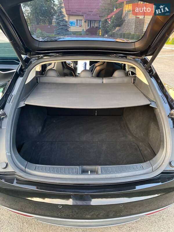 Лифтбек Tesla Model S 2013 в Ивано-Франковске