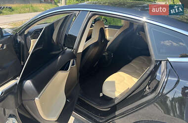 Лифтбек Tesla Model S 2013 в 