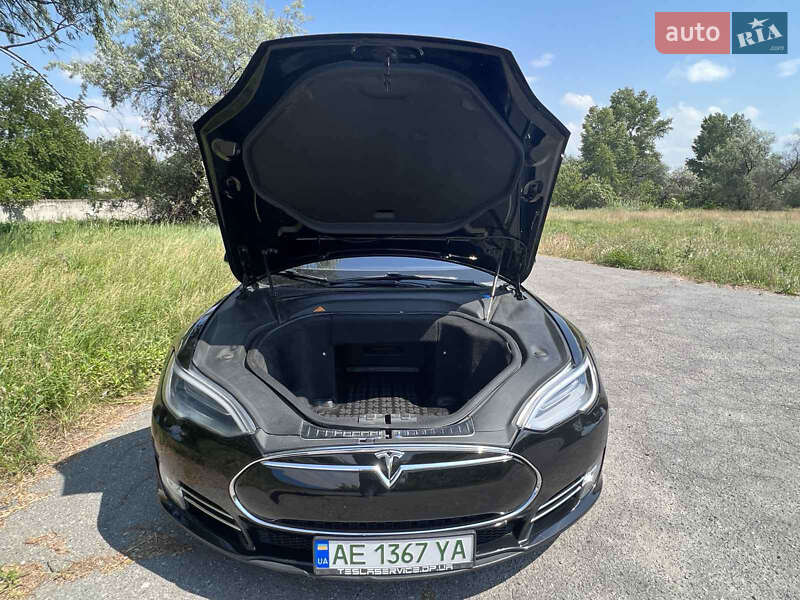 Ліфтбек Tesla Model S 2013 в Дніпрі