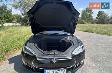 Лифтбек Tesla Model S 2013 в 
