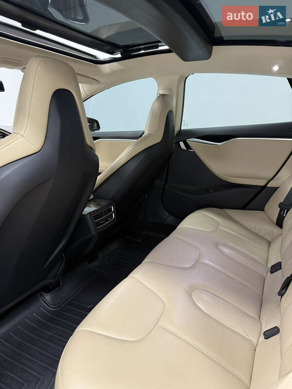 Ліфтбек Tesla Model S 2014 в Одесі