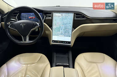 Лифтбек Tesla Model S 2014 в 