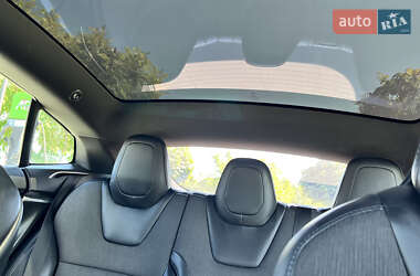 Лифтбек Tesla Model S 2018 в 