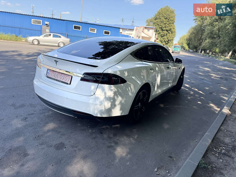 Лифтбек Tesla Model S 2013 в Днепре