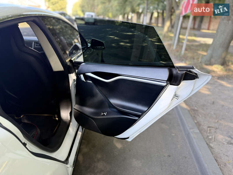 Лифтбек Tesla Model S 2013 в Днепре