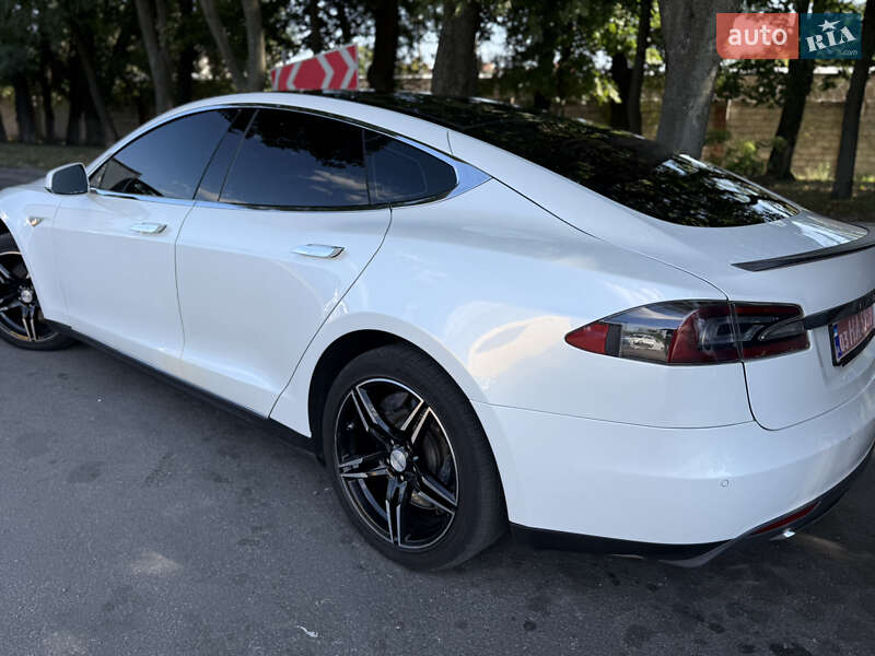 Лифтбек Tesla Model S 2013 в Днепре