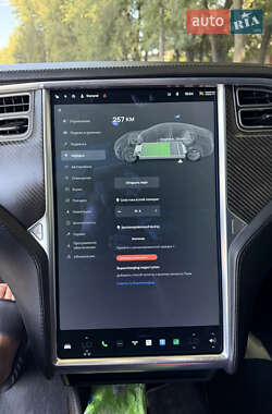Лифтбек Tesla Model S 2013 в 