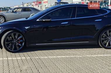 Лифтбек Tesla Model S 2015 в 