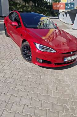 Лифтбек Tesla Model S 2020 в 