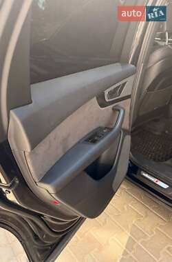 Лифтбек Tesla Model S 2020 в 
