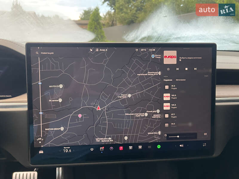 Лифтбек Tesla Model S 2023 в Черновцах