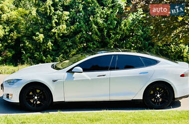 Лифтбек Tesla Model S 2013 в 
