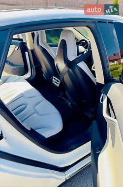Лифтбек Tesla Model S 2013 в 