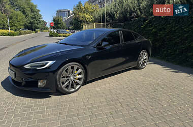 Лифтбек Tesla Model S 2017 в 