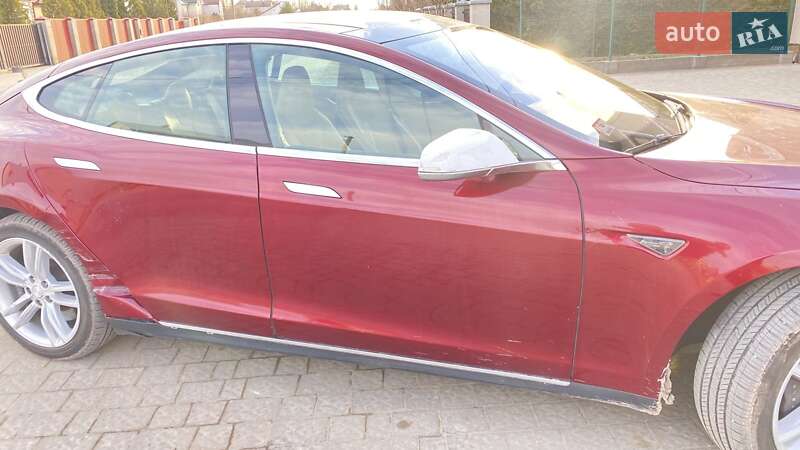 Лифтбек Tesla Model S 2012 в Львове