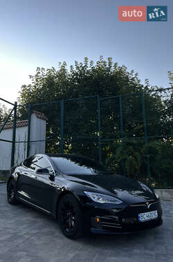 Лифтбек Tesla Model S 2016 в Львове