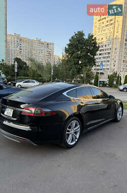 Лифтбек Tesla Model S 2013 в 