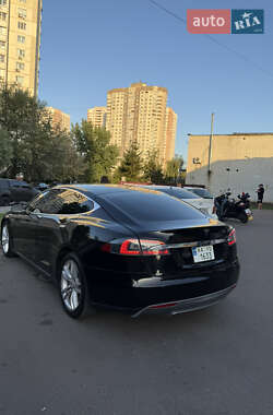 Лифтбек Tesla Model S 2013 в 